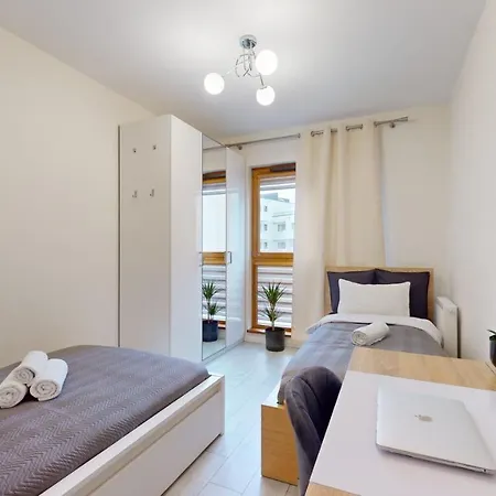 Family House Near The Market Square -perfect For Family & Business - Ksiecia Witolda Street 500 Steps To Market Square - 2 Bedrooms,2 Parking Places 公寓 弗罗茨瓦夫