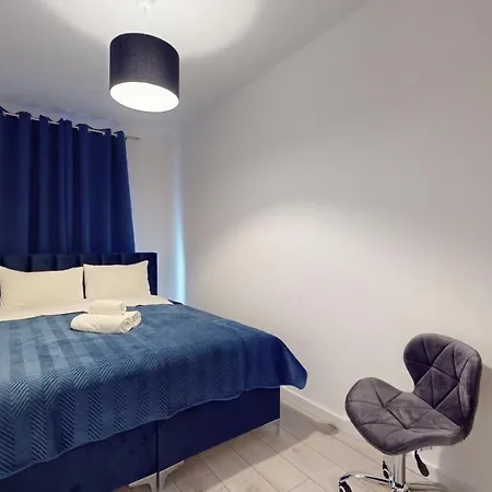 公寓 Family House Near The Market Square -perfect For Family & Business - Ksiecia Witolda Street 500 Steps To Market Square - 2 Bedrooms,2 Parking Places 弗罗茨瓦夫