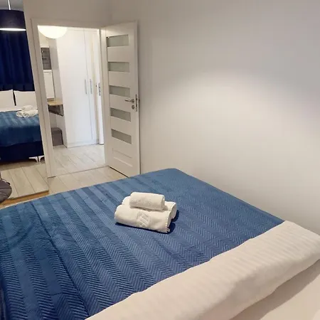 Family House Near The Market Square -perfect For Family & Business - Ksiecia Witolda Street 500 Steps To Market Square - 2 Bedrooms,2 Parking Places * 弗罗茨瓦夫