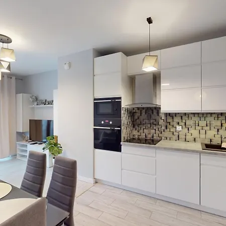 Family House Near The Market Square -perfect For Family & Business - Ksiecia Witolda Street 500 Steps To Market Square - 2 Bedrooms,2 Parking Places 公寓 *