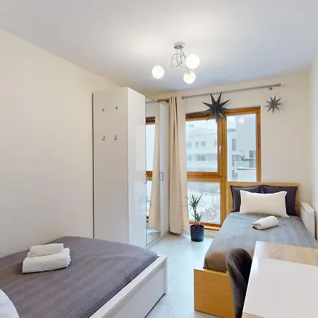 公寓 Family House Near The Market Square -perfect For Family & Business - Ksiecia Witolda Street 500 Steps To Market Square - 2 Bedrooms,2 Parking Places 弗罗茨瓦夫