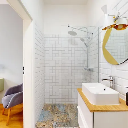 Family House Near The Market Square -perfect For Family & Business - Ksiecia Witolda Street 500 Steps To Market Square - 2 Bedrooms,2 Parking Places * 弗罗茨瓦夫