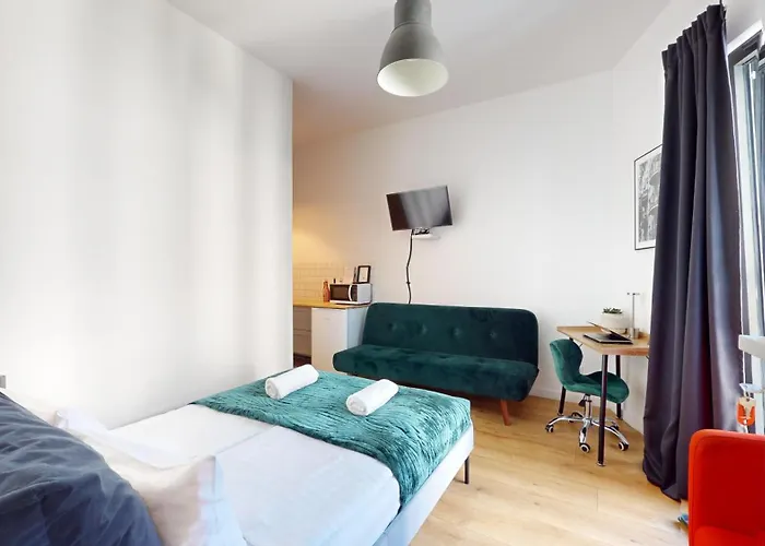 Family House Near The Market Square -perfect For Family & Business - Ksiecia Witolda Street 500 Steps To Market Square - 2 Bedrooms,2 Parking Places Lägenhet *