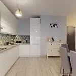 Family House Near The Market Square -perfect For Family & Business - Ksiecia Witolda Street 500 Steps To Market Square - 2 Bedrooms,2 Parking Places アパート