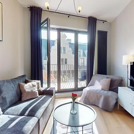 Family House Near The Market Square -perfect For Family & Business - Ksiecia Witolda Street 500 Steps To Market Square - 2 Bedrooms,2 Parking Places Wrocław