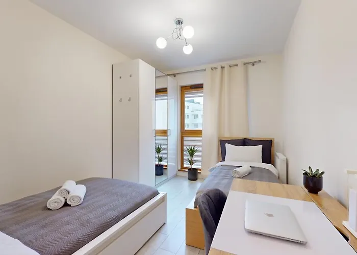 Family House Near The Market Square -perfect For Family & Business - Ksiecia Witolda Street 500 Steps To Market Square - 2 Bedrooms,2 Parking Places 公寓 弗罗茨瓦夫