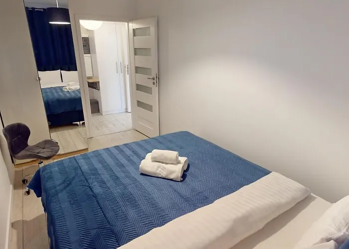 Family House Near The Market Square -perfect For Family & Business - Ksiecia Witolda Street 500 Steps To Market Square - 2 Bedrooms,2 Parking Places * 弗罗茨瓦夫