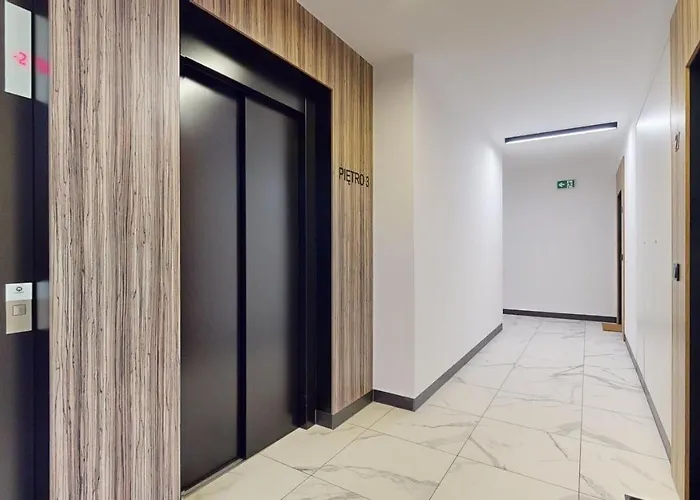 Family House Near The Market Square -perfect For Family & Business - Ksiecia Witolda Street 500 Steps To Market Square - 2 Bedrooms,2 Parking Places