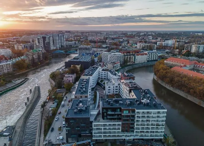 Family House Near The Market Square -perfect For Family & Business - Ksiecia Witolda Street 500 Steps To Market Square - 2 Bedrooms,2 Parking Places 公寓