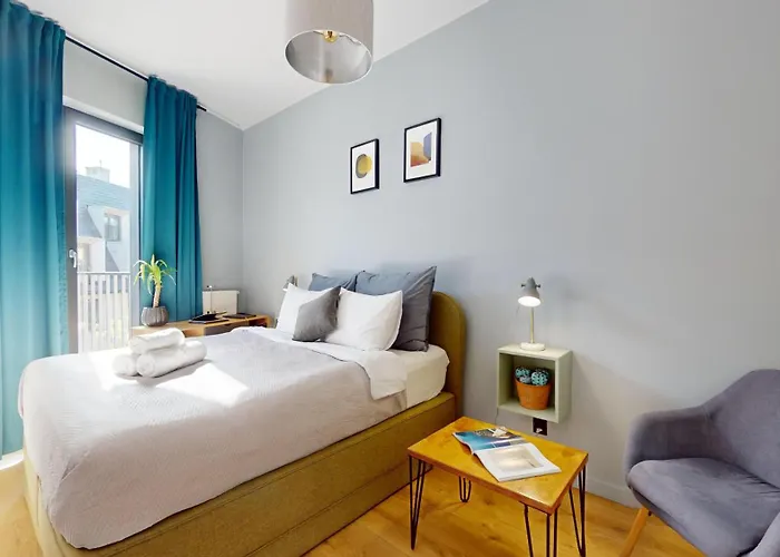 Family House Near The Market Square -perfect For Family & Business - Ksiecia Witolda Street 500 Steps To Market Square - 2 Bedrooms,2 Parking Places * 弗罗茨瓦夫